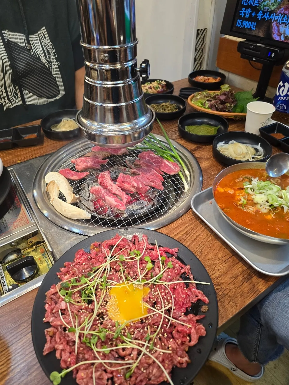 Signature beef spread at Usijang Hoegwan