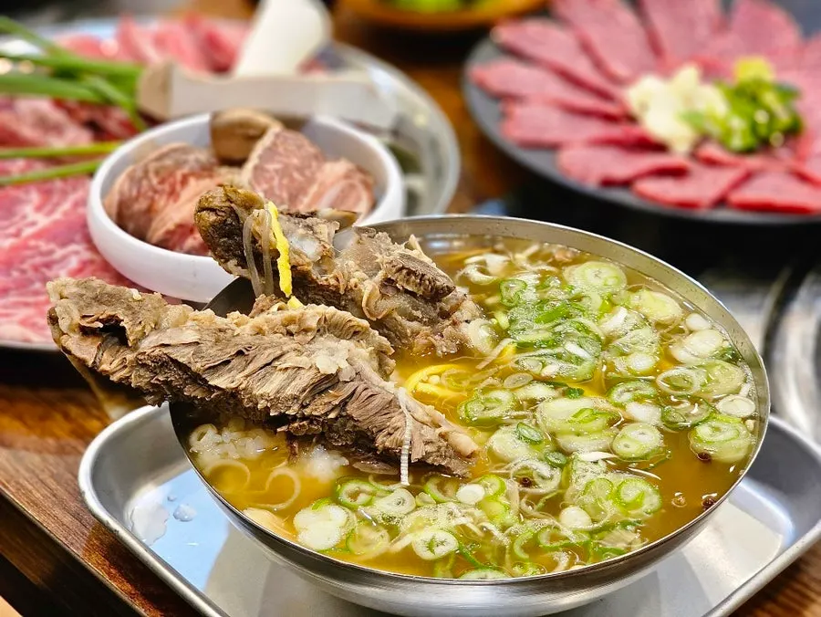 Usijang Hoegwan beef over charcoal