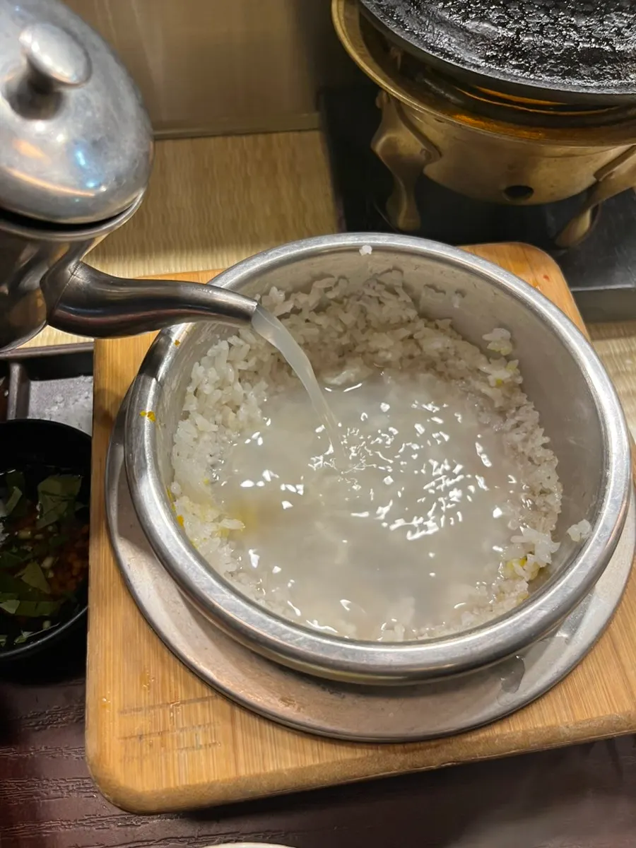 Pot rice and self-serve broth