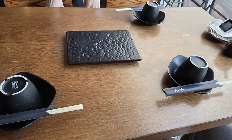 Basic table setting for the yakitori course