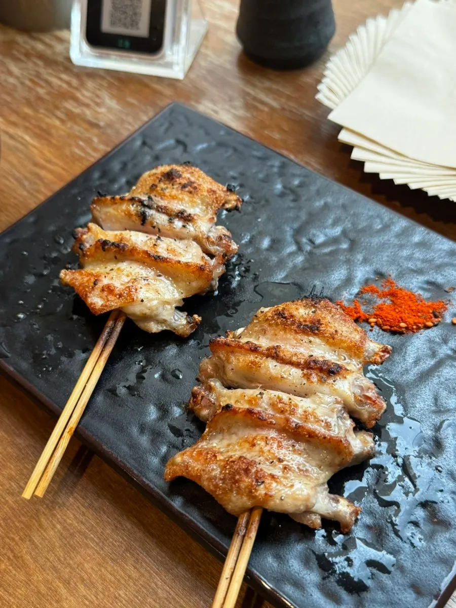 숯불에 구워 나온 꼬치