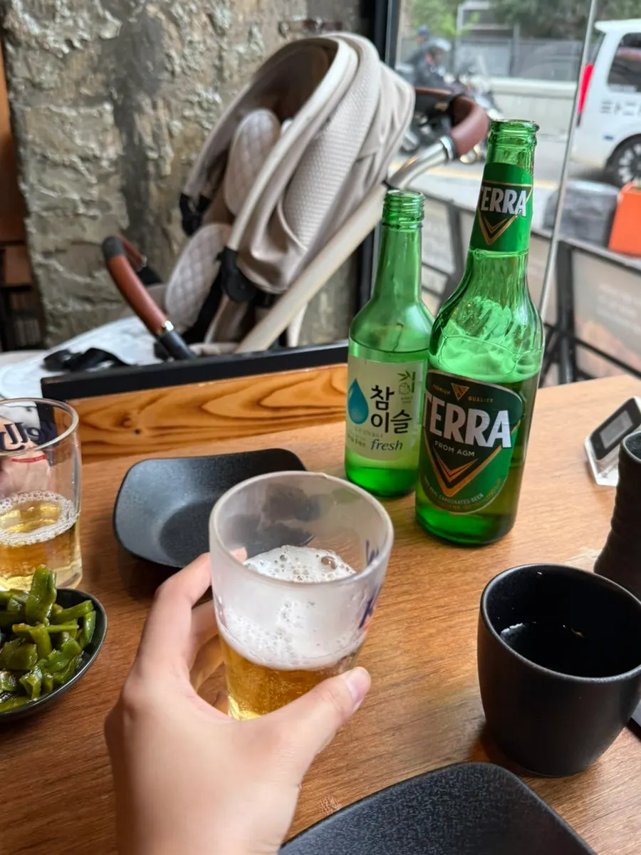 Table set up for a soju-beer mix