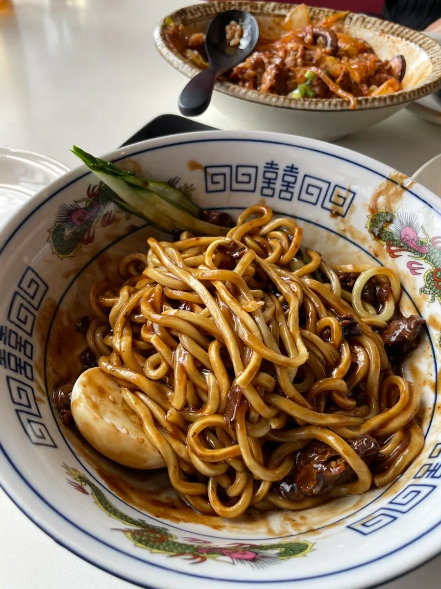 BUUK 짜장면 한 그릇
