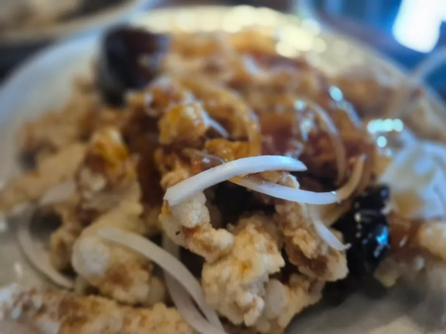 Close-up of the crispy tangsuyuk exterior