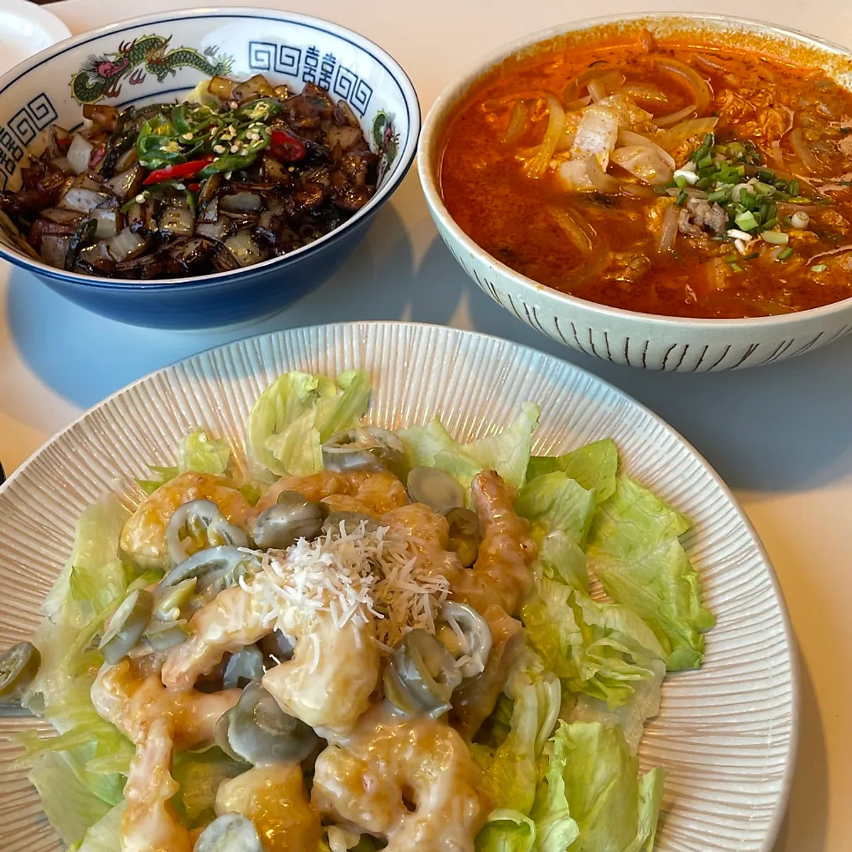 고추 간짜장과 우삼겹 소고기 짬뽕, 할라피뇨 크림새우 한 상