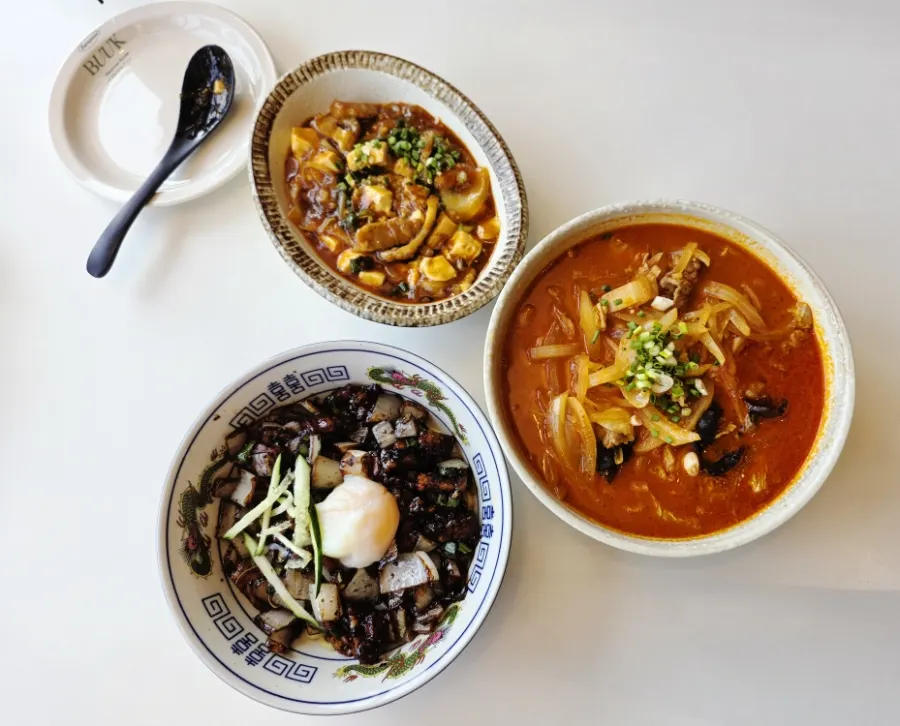 A bowl of ganjajang mixed with sauce