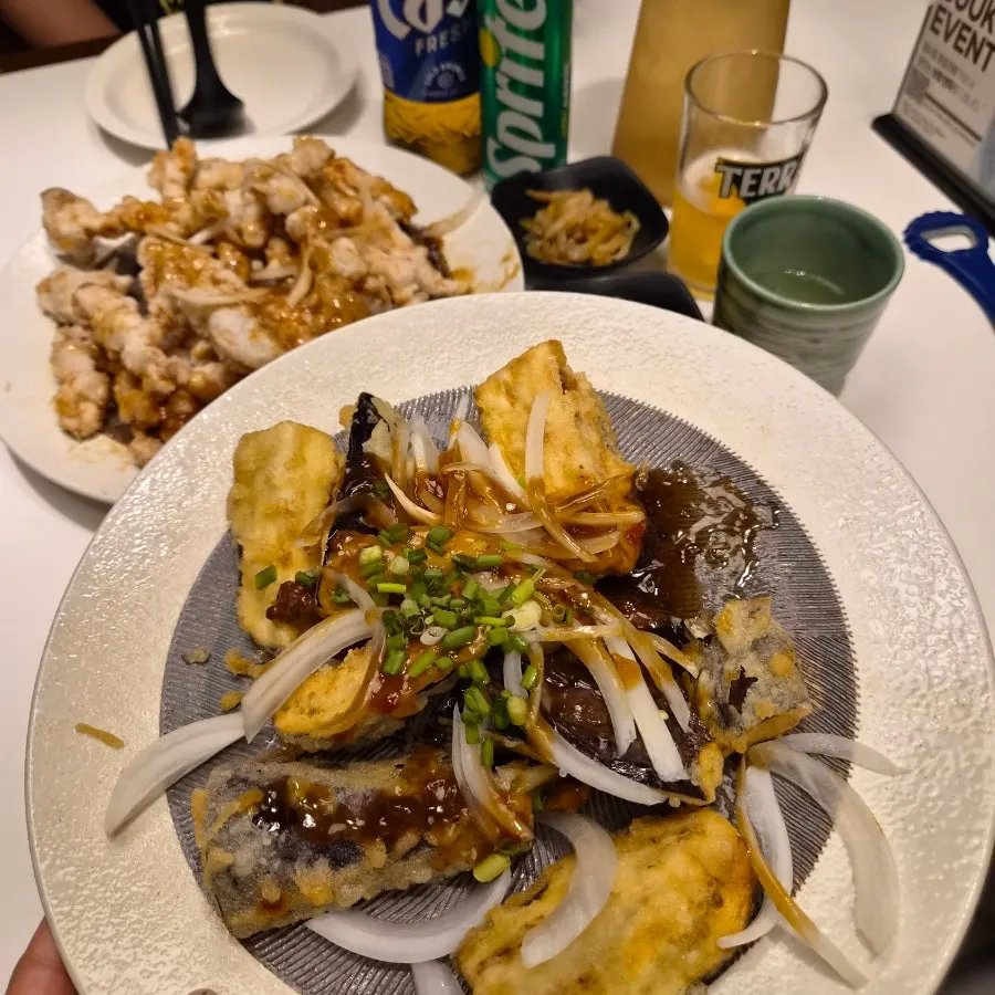 Cross-section of eohyang gaji showing crisp-outside-tender-inside texture
