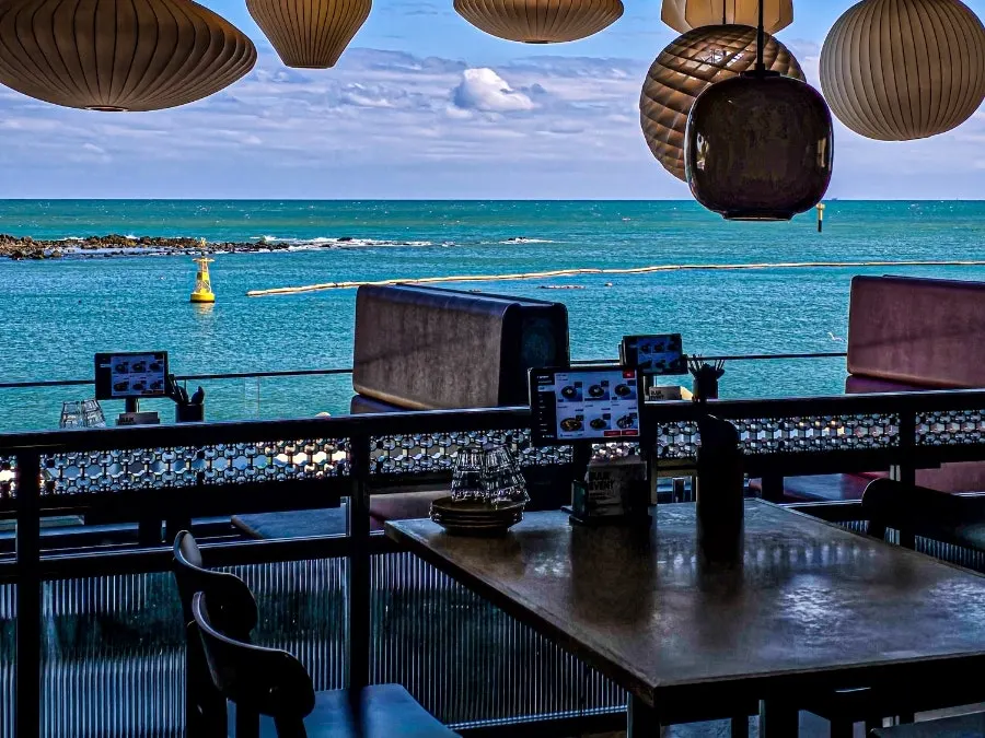 Chinese restaurant location on the 2nd floor across from the sea in Marine City