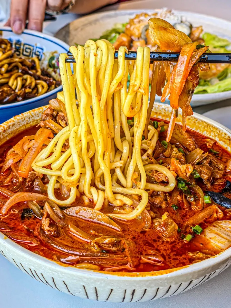 Plump jjamppong noodles resembling udon
