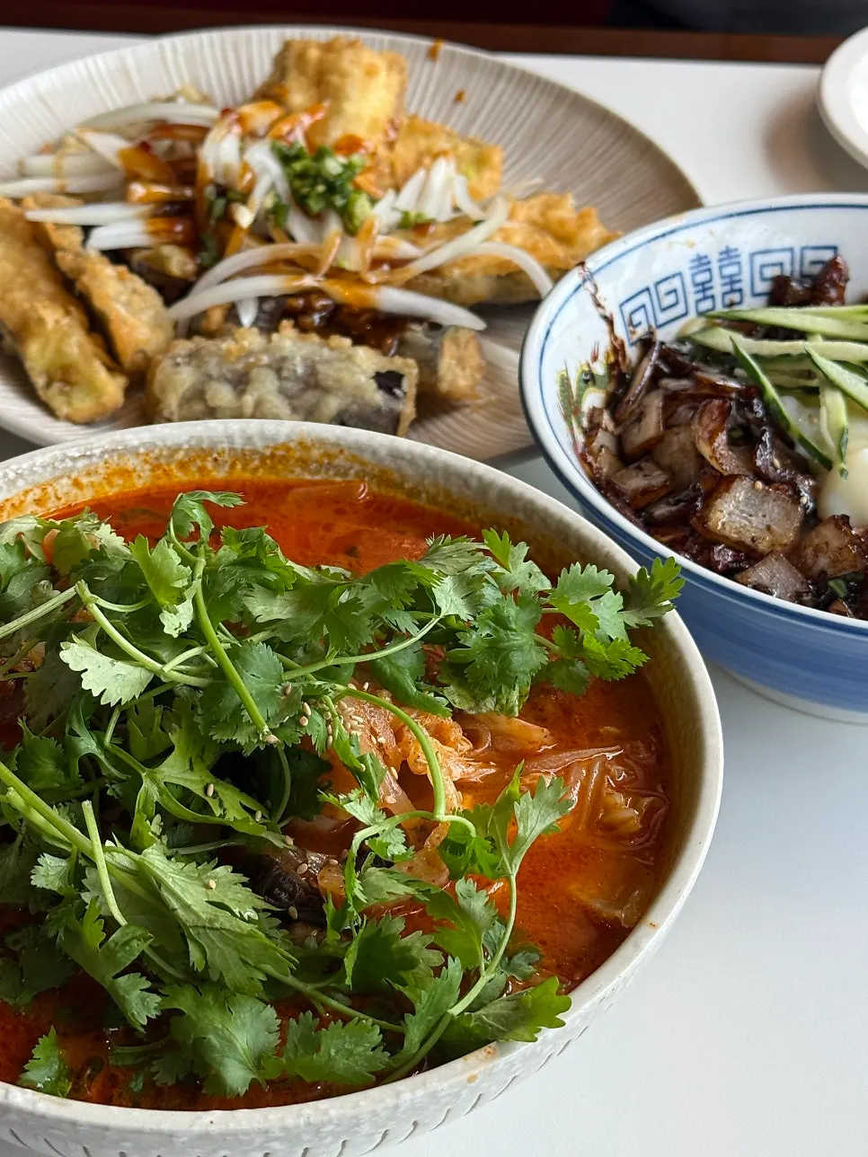 Một đĩa eohyang gaji twigim vỏ giòn