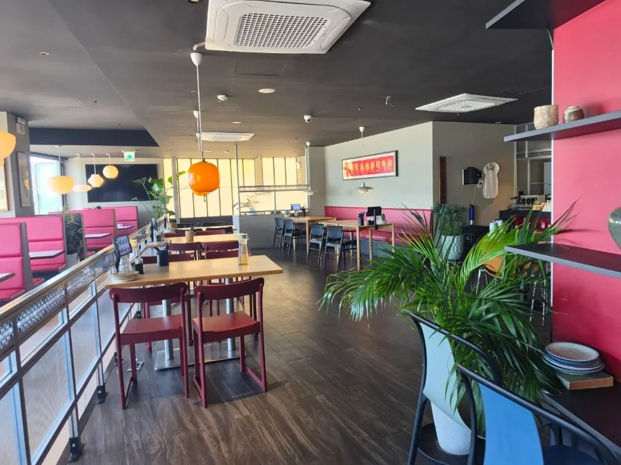 Dining hall tables at Bueokgan Chinese Marine City Branch