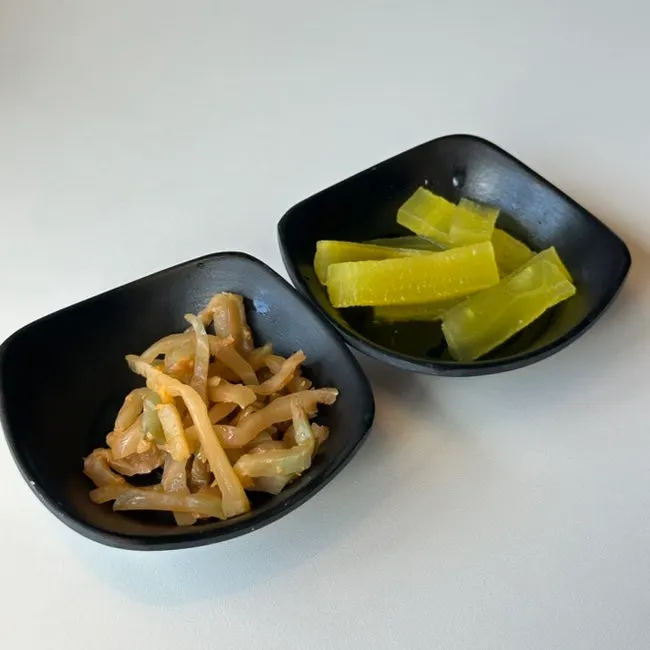 Basic side dishes: pickled Chinese cabbage and pickled radish
