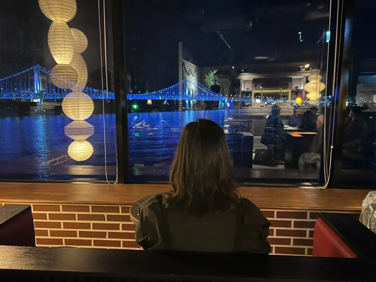 Visit to a Chinese restaurant with a sea view in Marine City