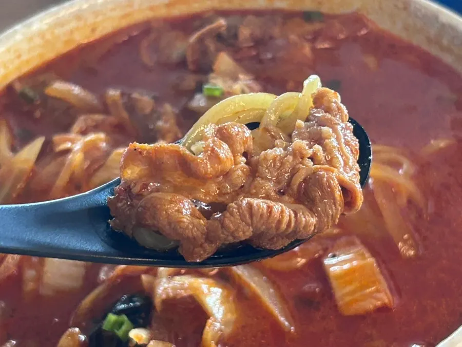 A relaxed Chinese meal