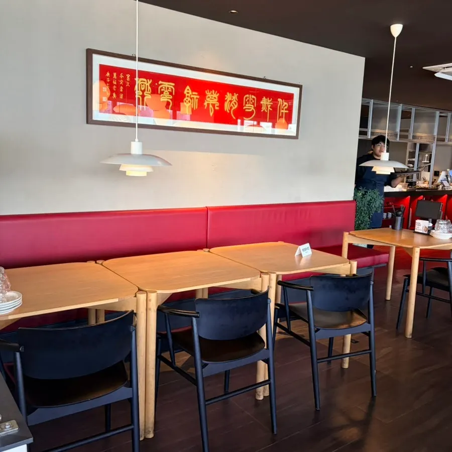 Ruang tempat duduk restoran Cina untuk perjumpaan keluarga