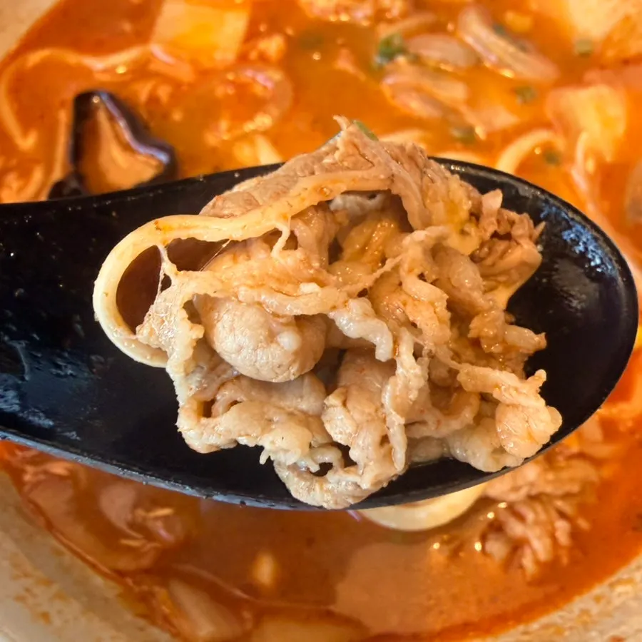Usamgyeop jjamppong dengan kuah beraroma wok