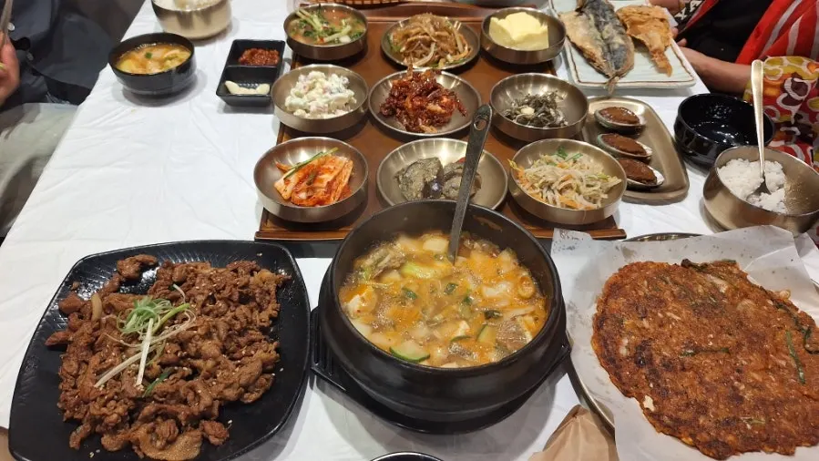 Finished table spread at Yun Sikdang