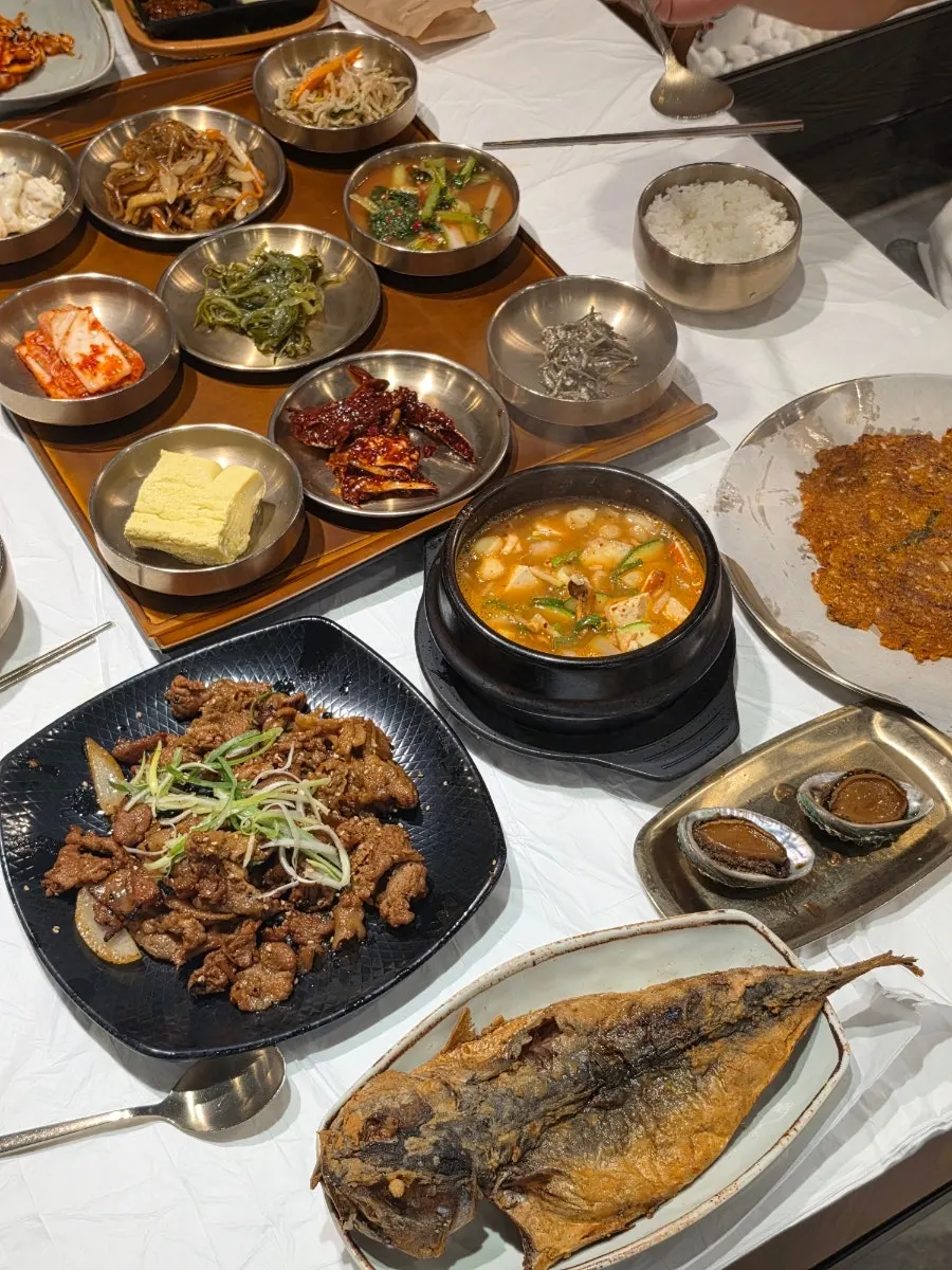 Yun Sikdang's hours and break time notice
