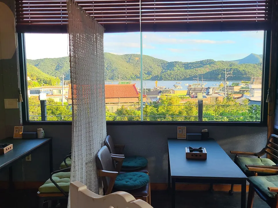 Yard and view at Shashlik in Deokdong