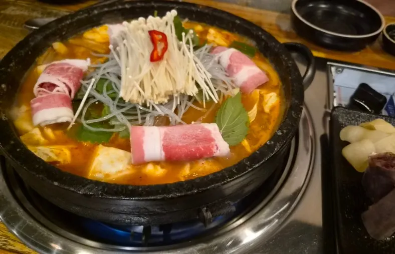 Tripe hotpot pot packed with ingredients