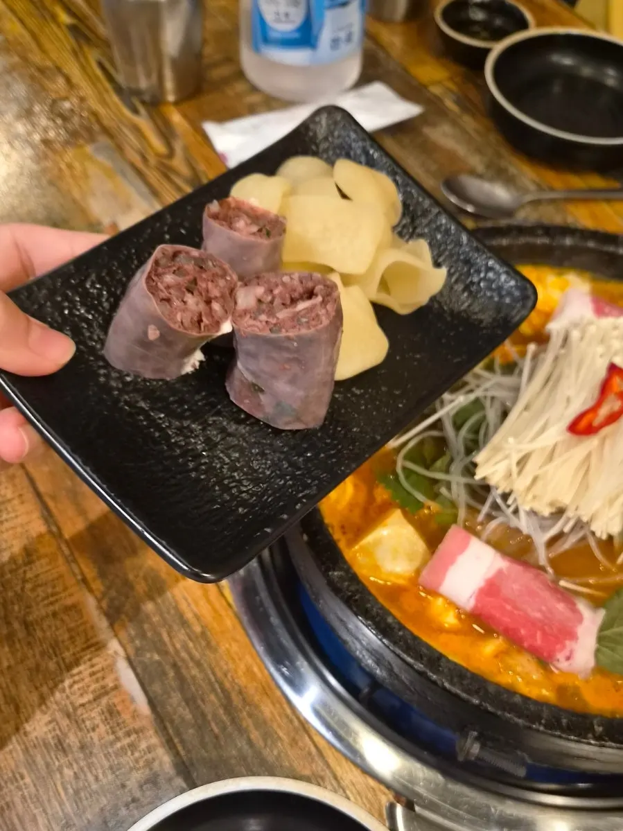Sujebi added into the hotpot broth
