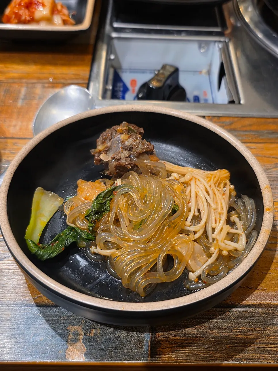 덜 매운맛 곱창전골 국물과 당면