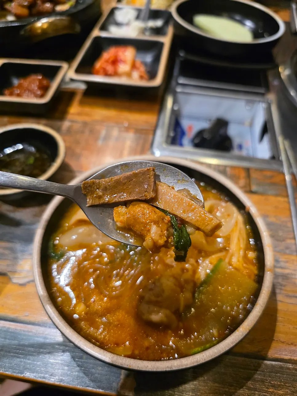 국물이 스민 피순대 한 점