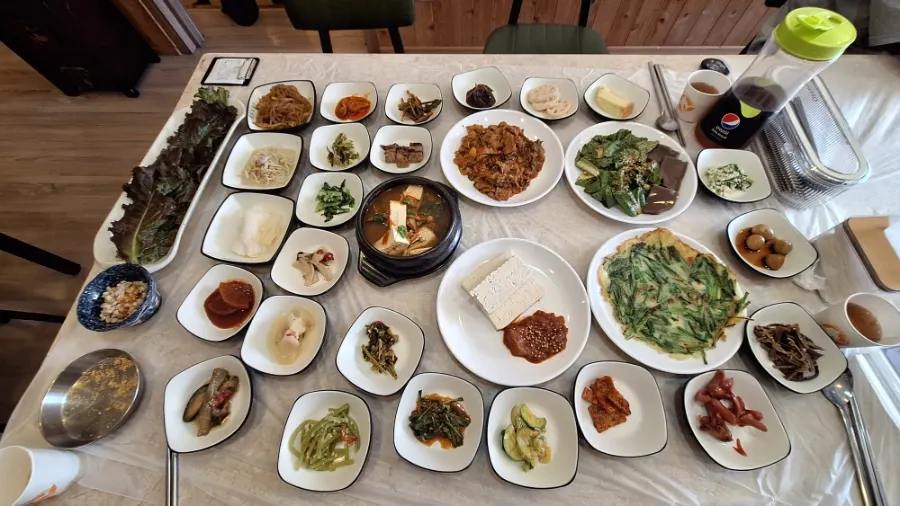 Full table of 31 side dishes, excluding rice