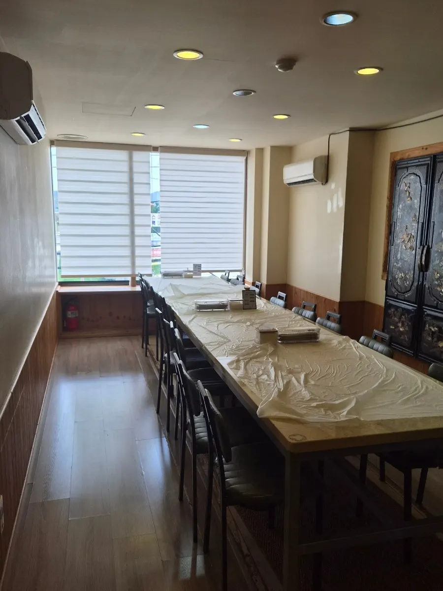 Interior of the Korean restaurant visited for the ssambap set