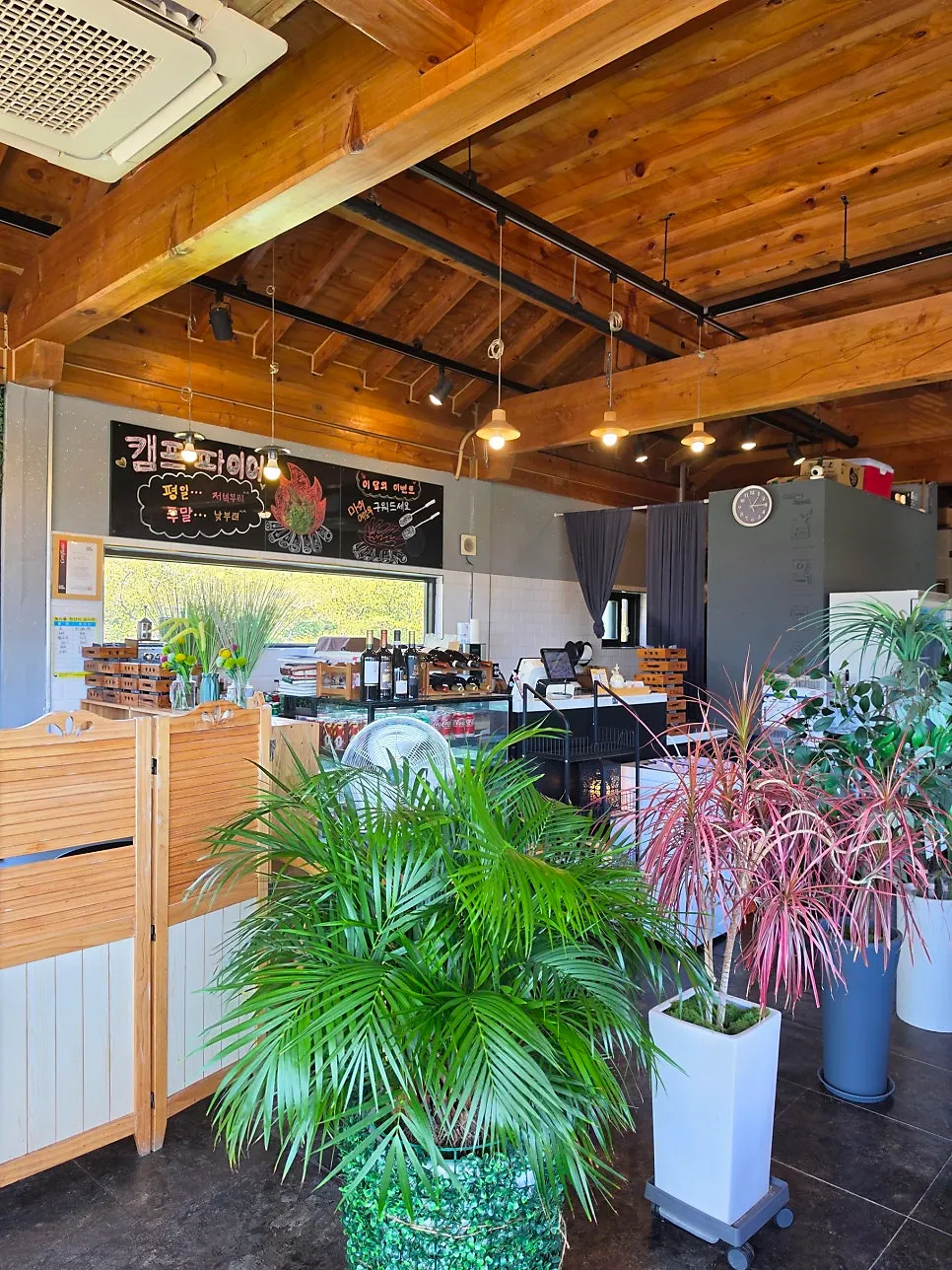Partitioned interior seating at Shashlik Masan Branch
