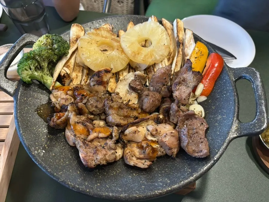 Meat and side dish spread