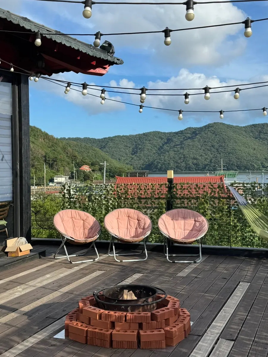 Fire-gazing space at Shashlik