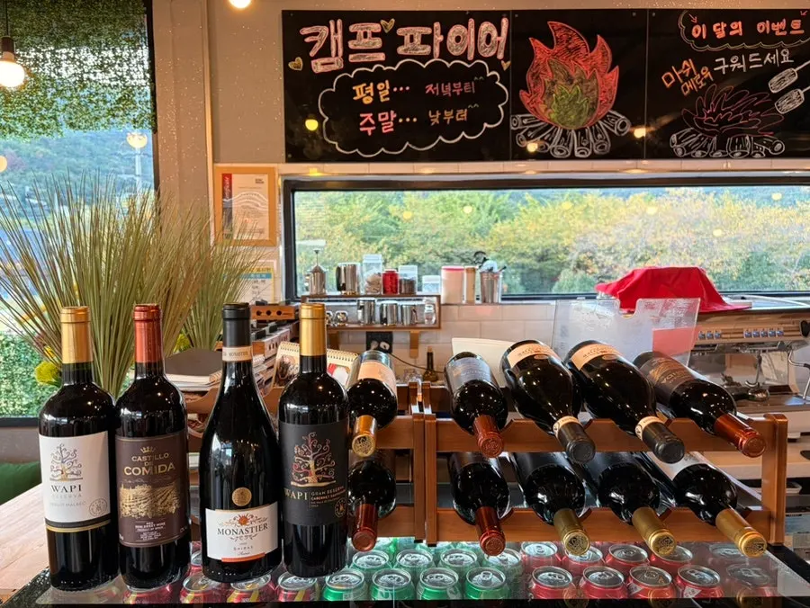 따뜻한 분위기의 샤슬릭 마산점 내부