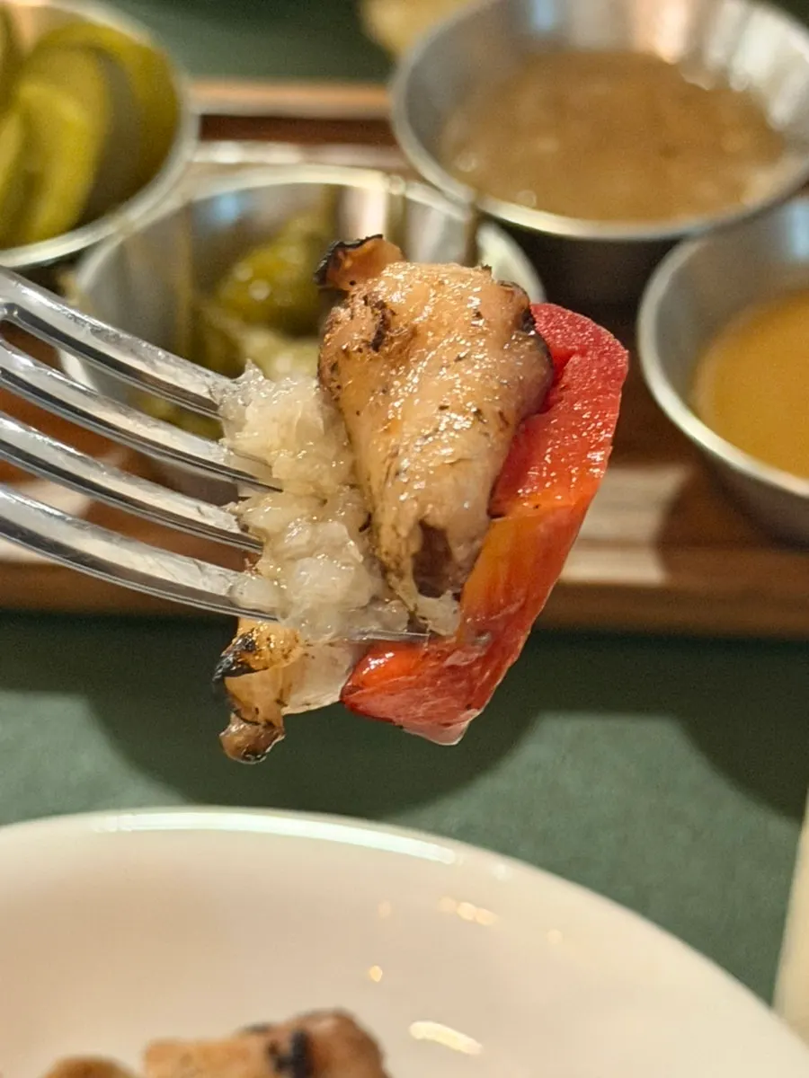 Pork belly-neck charcoal grill dipped in sauce