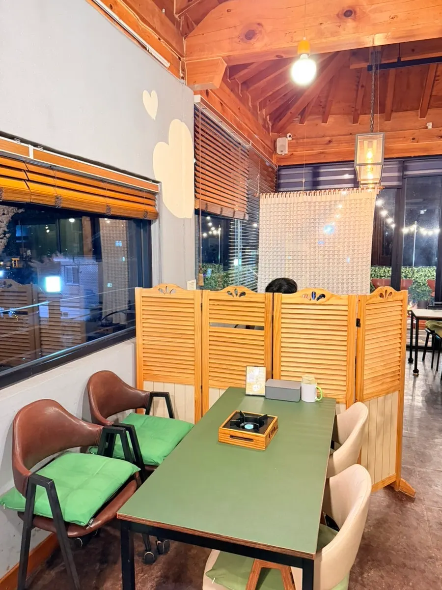 The outdoor bonfire spot at Shashlik Deokdong