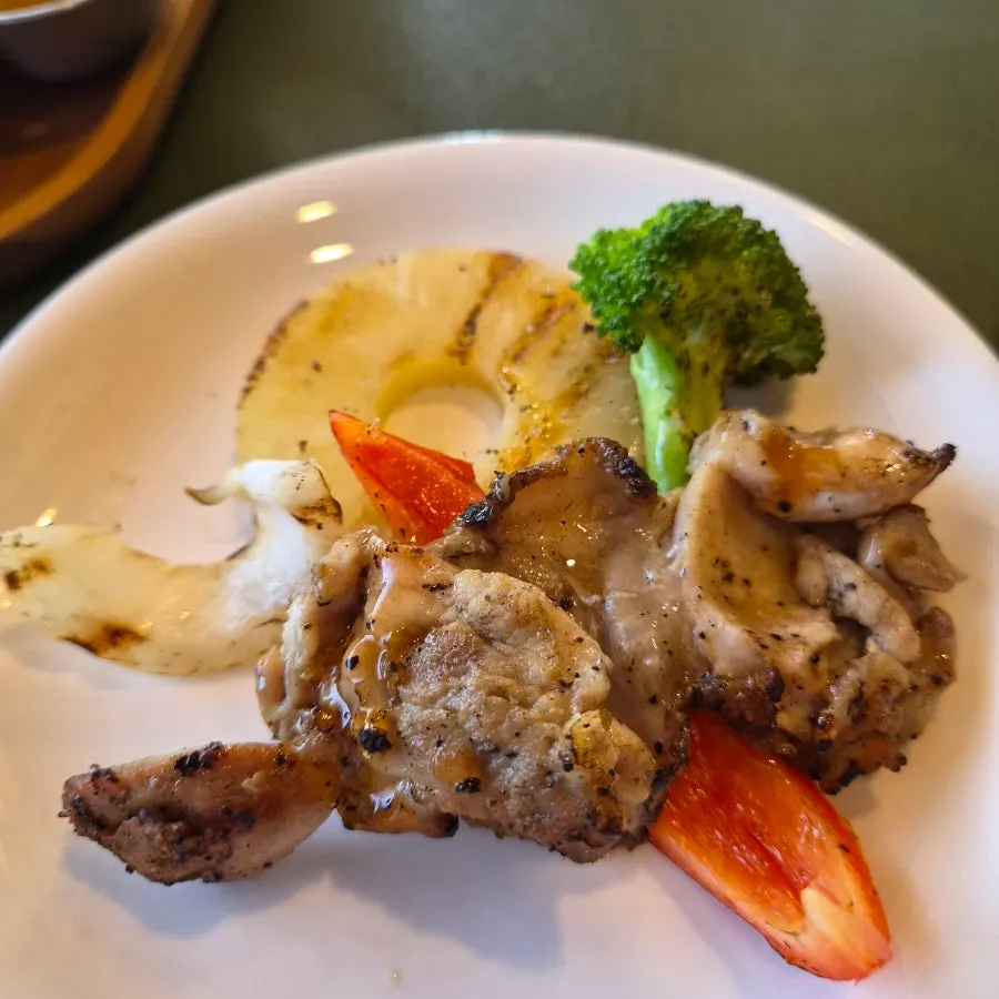 Nearly emptied shashlik plate