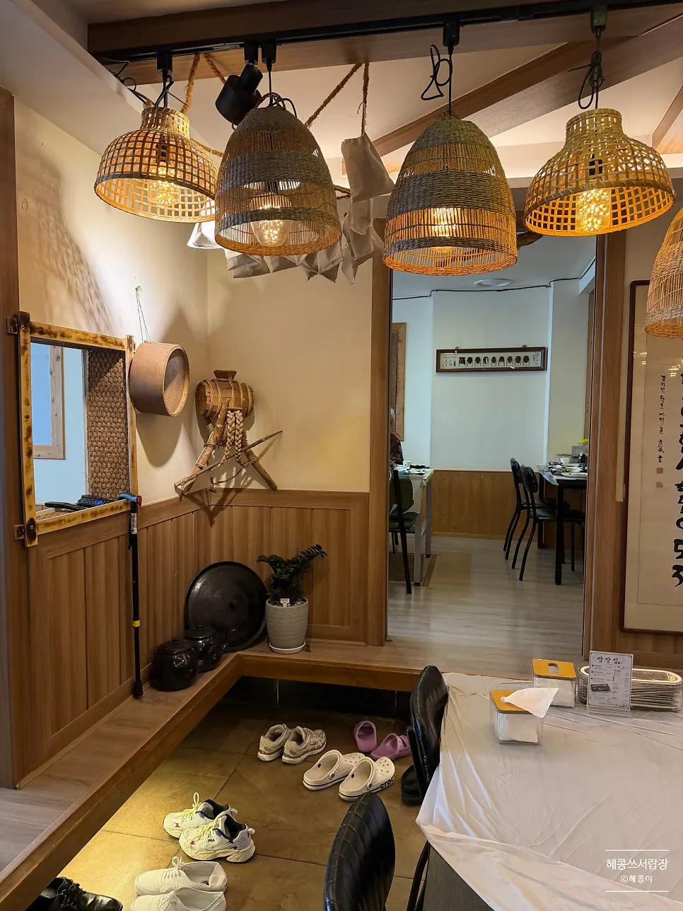 Interior space at Masan Ssamjangjip