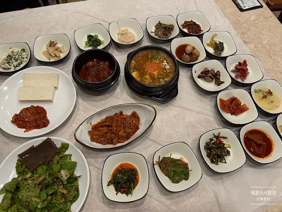 Spicy pork set meal with side dishes