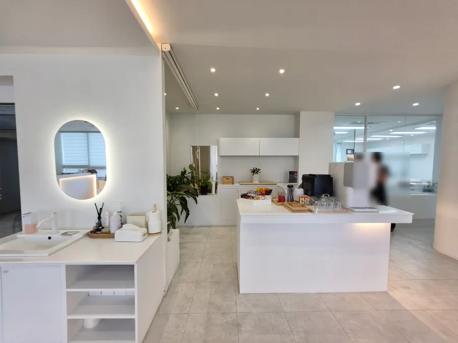 Overview of the clean, spacious total beauty shop interior
