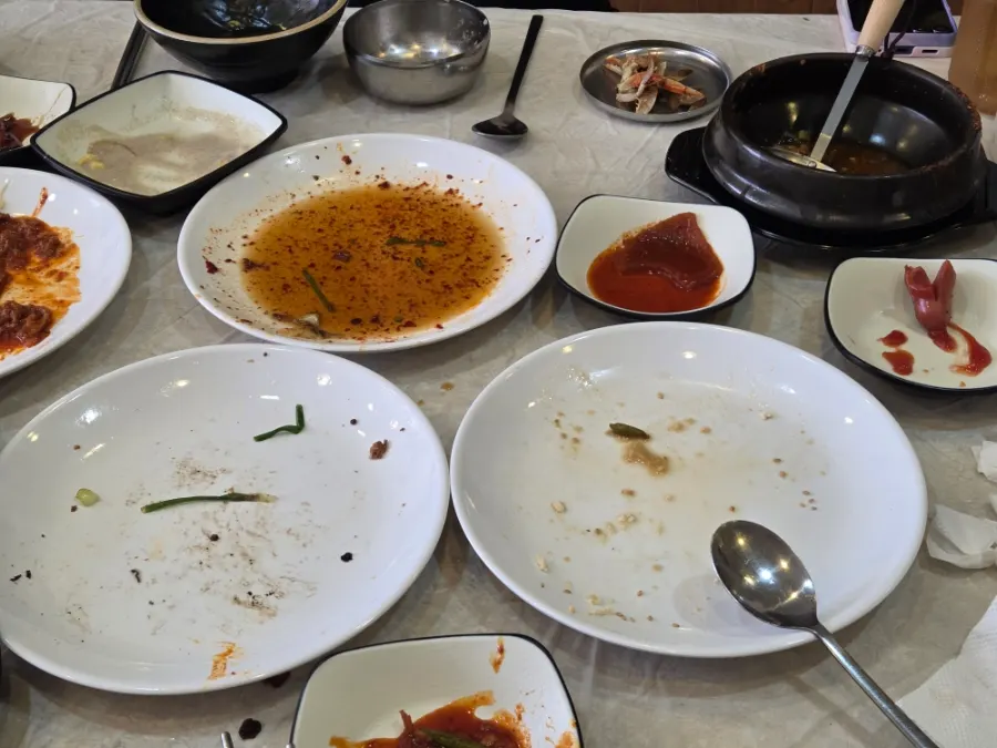 Jeyuk jeongsik comido junto con el ssam