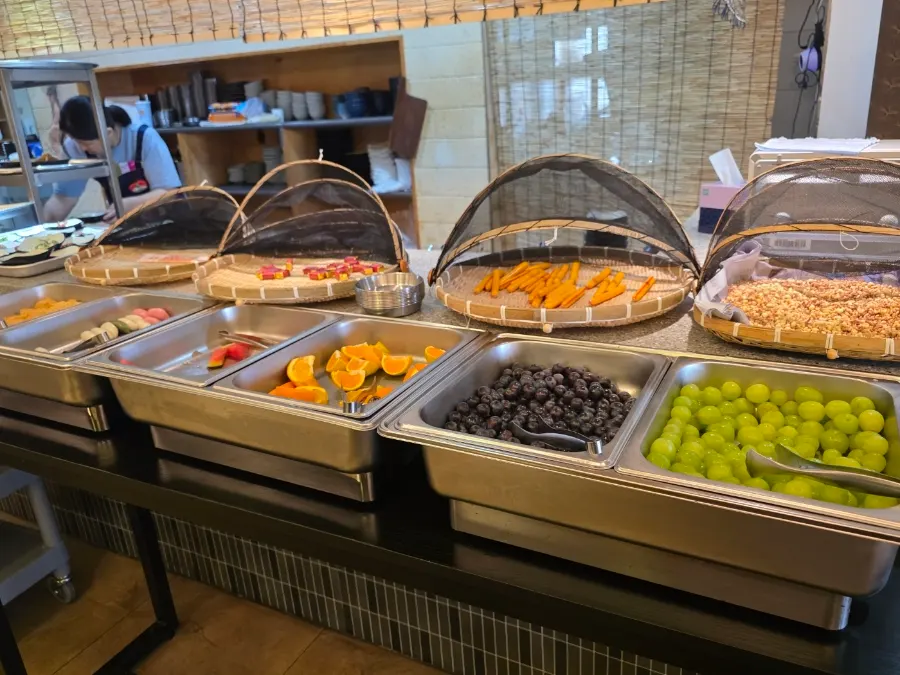 The self-service bar used after the meal