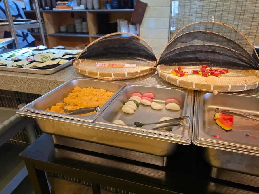 The dessert area at the self-service bar