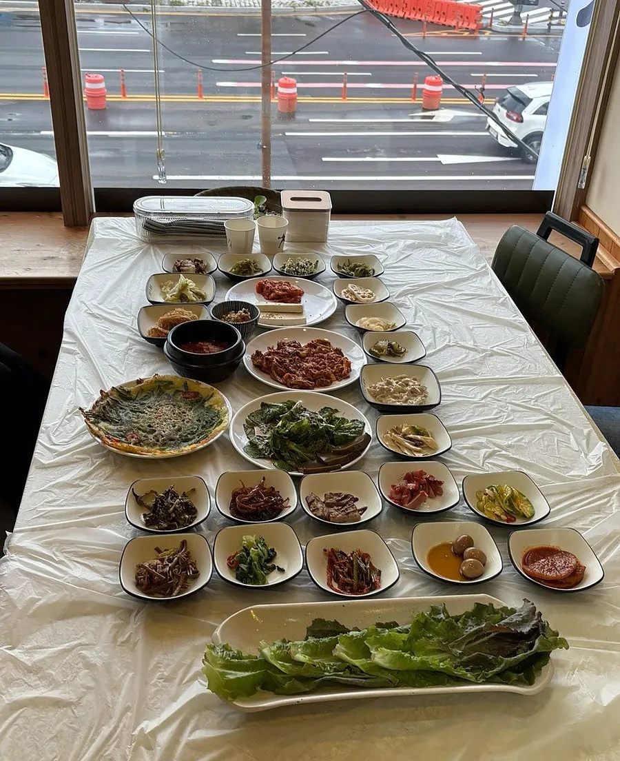 拌飯3人份整桌樣貌