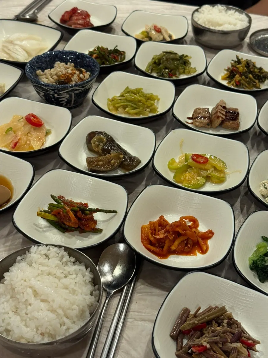 Masan Ssamjangjip Korean set meal spread
