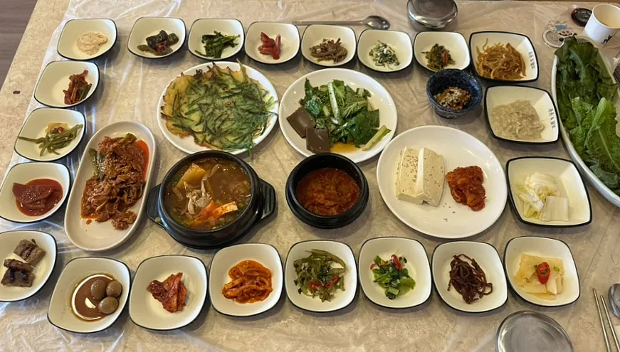 마산쌈장집 쌈밥정식 한상차림