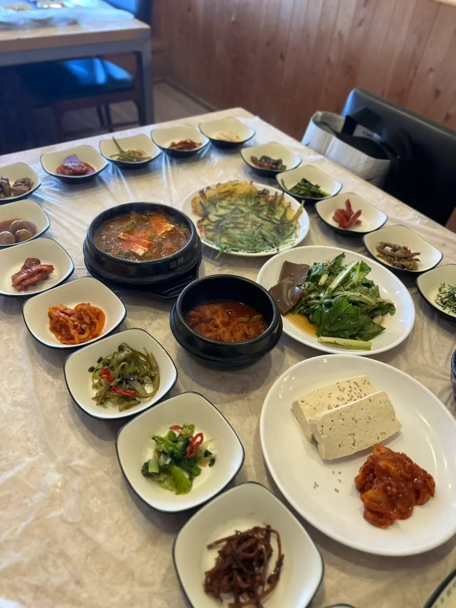 보글보글 끓는 꽃게된장찌개