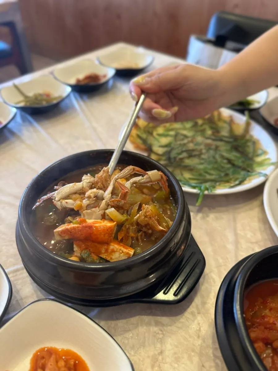 꽃게가 들어간 된장찌개 클로즈업