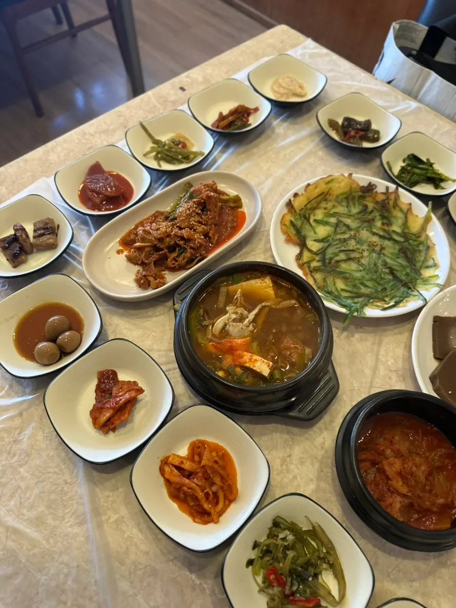상다리 부러질 정도의 반찬 한상