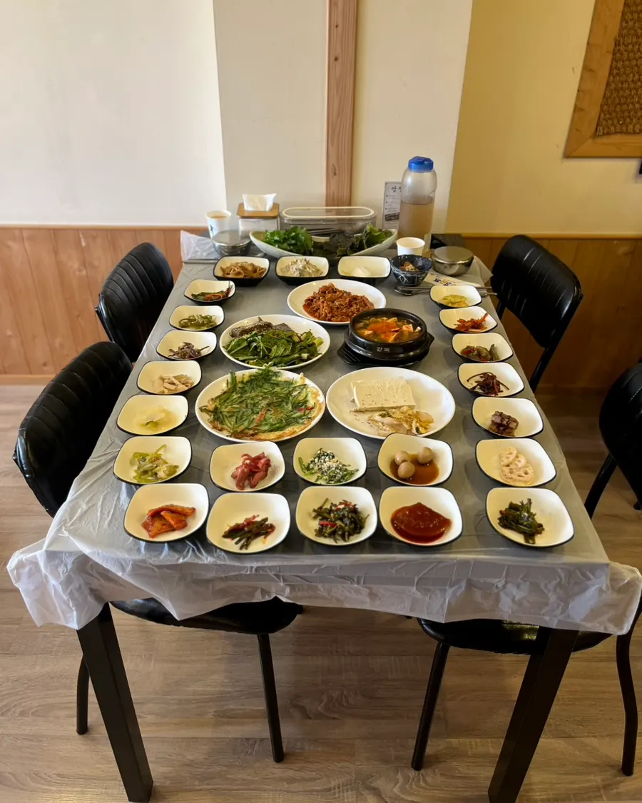 식사를 마친 마산쌈장집 테이블