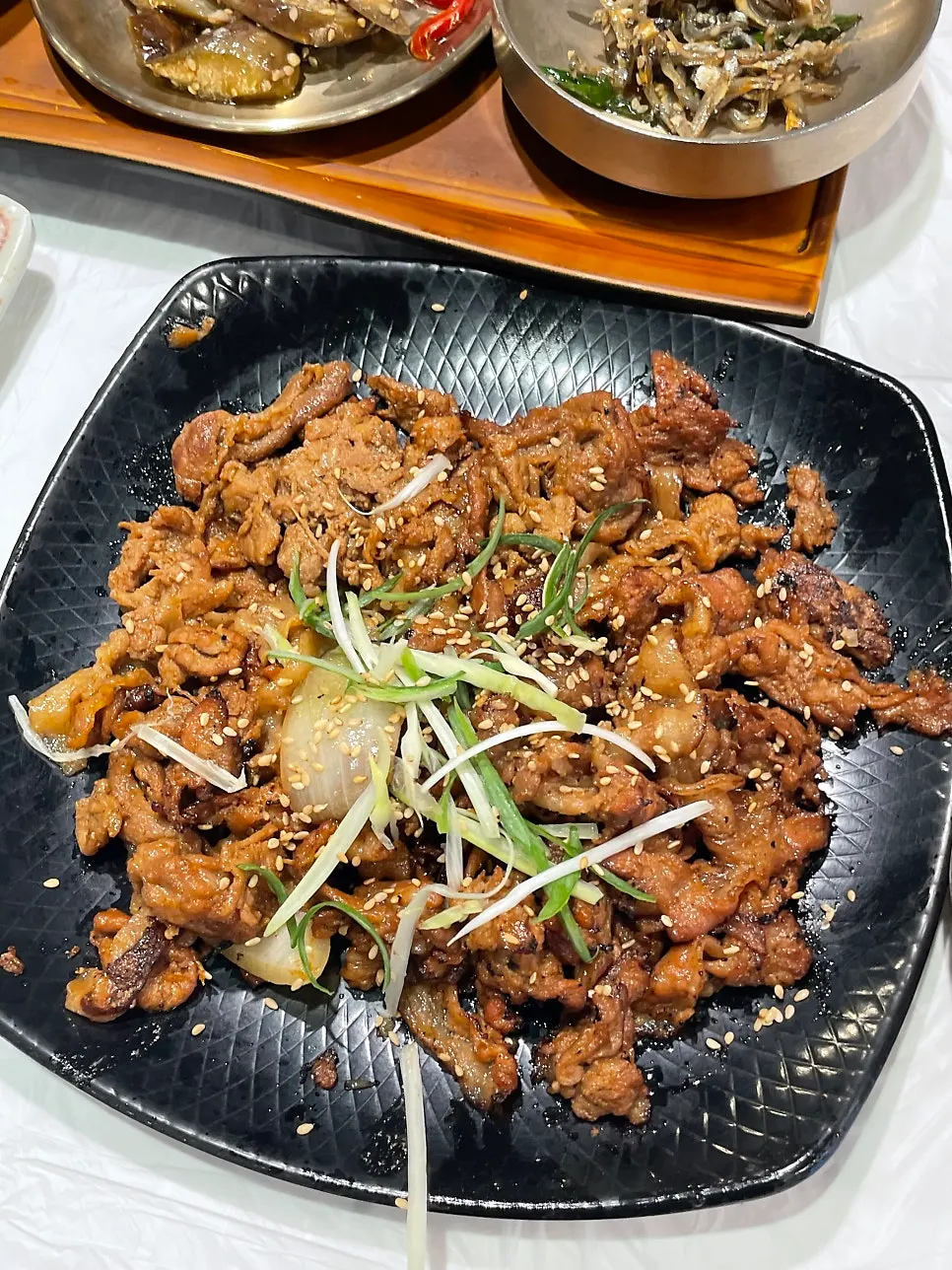 윤식당 석쇠불고기 문맥의 이미지
